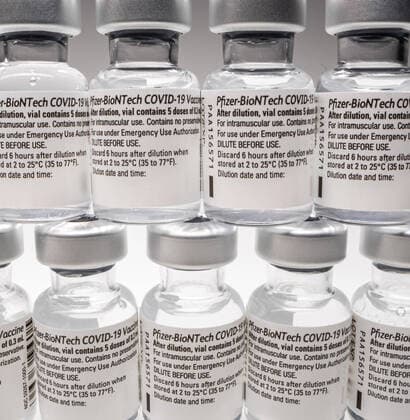 Many Cominarty BioNTech Pfizer Vaccine Vials Variant 1 Copyright: xBEAUTIFULxSPORTS KJPetersx