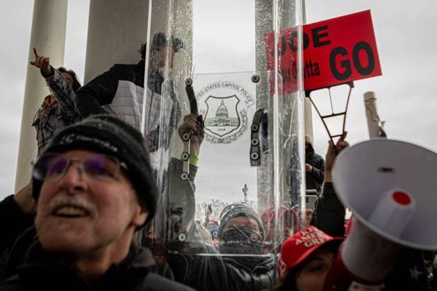 Pro-Trump Supporters Breach The US Capitol Building On January 6, 2021, Pro-Trump supporters and far-right forces flooded Washington DC to protest Trump s election loss. Hundreds breached the U.S. Capitol Building, aproximately 13 were arrested and one protester was killed. Washington DC District of Columbia United States Copyright: MichaelxNigro