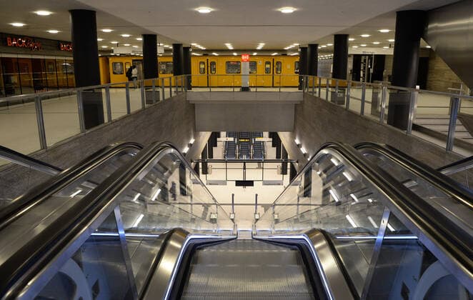 Berlin in the phase of the coronavirus crisis, in the picture U station Unter den Linden, 08 01 2021, Copyright: xSebastianxRäppoldx xMatthiasxKox