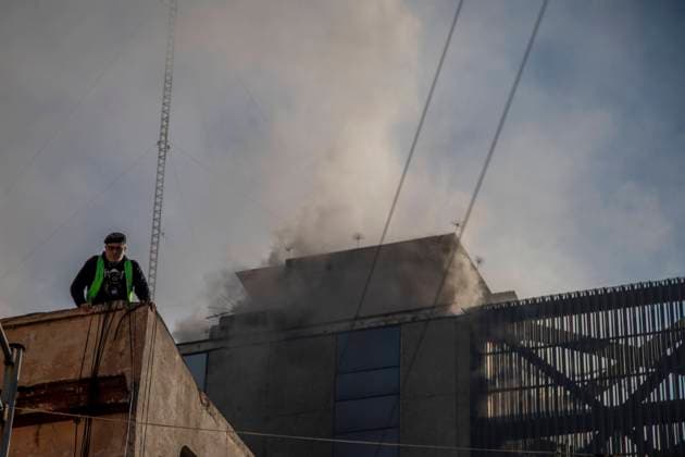 Fire in control facilities of the Mexico City subway, paralyzes the city. At least 5 subway lines are suspended, elements of the capital police support users to transfer them in units of the Ministry of Citizen Security.  JairxCabreraxTorresx xLexPictorium LePictorium_0240089