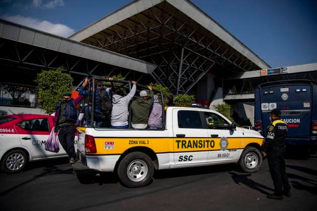 Fire in control facilities of the Mexico City subway, paralyzes the city. At least 5 subway lines are suspended, elements of the capital police support users to transfer them in units of the Ministry of Citizen Security.  JairxCabreraxTorresx xLexPictorium LePictorium_0240095