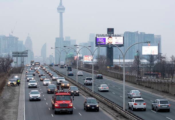 January 14, 2021, Toronto, on, Canada: Heavy traffic leaves the downtown core in Toronto on Thursday January 14, 2021. Today is the first day of a declared State of Emergency in Ontario with a Stay at Home order in place. Toronto Canada  - ZUMAc35_ 20210114_zaf_c35_048 Copyright: xFrankxGunnx