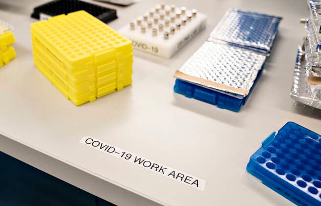 Researchers at Aalborg University are working on analyzing all positive Danish corona samples for the English virus variant cluster B 1 1 7, Friday 15 January 2021 It takes place at the Department of Chemistry and Life Sciences under the leadership of Professor Mads Albertsen and the results are sent daily to the Statens Serum Institut Here you can t  Copyright: HenningxBagger HenningxBaggerx COP103 spdk20210115-120907-L