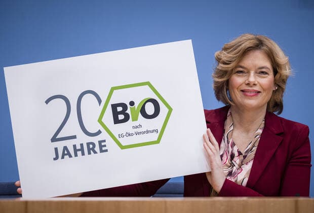 Bilder des Jahres 2021, News 01 Januar News Themen der Woche KW02 News Bilder des Tages Bundeslandwirtschaftsministerin Julia Kloeckner, CDU, aufgenommen im Rahmen der Pressekonferenz 20 Jahre Bio-Siegel Ergebnisse des Oekobarometer 2020 in der Bundespressekonferenz in Berlin. 15.01.2021. Berlin Deutschland *** Federal Minister of Agriculture Julia Kloeckner, CDU, recorded during the press conference 20 Years of the Organic Seal Results of the Oekobarometer 2020 at the Federal Press Conference in Berlin 15 01 2021 Berlin Germany Copyright: xFelixxZahn photothek.netx