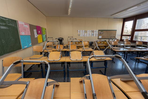 Sindelfingen BBKZ, Sindelfingen students win first and second prize at national mathematics competition , 15 01 2021, BBKZ, Sindelfingen students win first and second prize at national mathematics competition , school closed, empty classroom, 15 01 2021, Copyright: xEIBNER DROFITSCHx EP_ddh