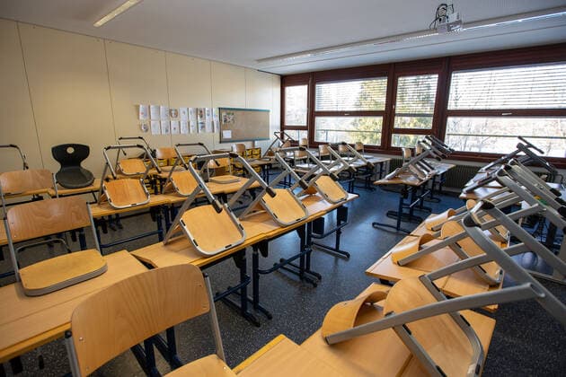 Sindelfingen BBKZ, Sindelfingen students win first and second prize at national mathematics competition , 15 01 2021, BBKZ, Sindelfingen students win first and second prize at national mathematics competition , school closed, empty classroom, 15 01 2021, Copyright: xEIBNER DROFITSCHx EP_ddh