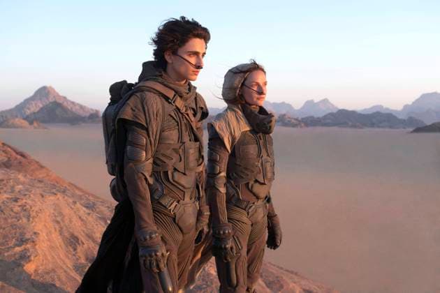 Timothee Chalamet, Rebecca Ferguson, Dune (2021) Credit: Chiabella James Warner Bros. Pictures The Hollywood Archive Los Angeles CA  Copyright: xChiabellaxJamesx 34083013THA