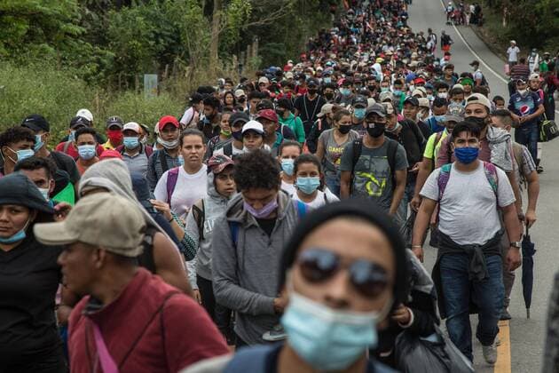 A new group of approximately three thousand Honduran migrants arrives in Guatemala today, after crossing the border point of El Florido, in Camotan, Guatemala, 16 January 2021. This new group of walkers joins the nearly five thousand migrants who this Saturday already travel the Guatemalan roads to Mexico, with the ultimate goal of reaching the United States. Hondurans from the migrant caravan begin to cross Guatemala to the United States !ACHTUNG: NUR REDAKTIONELLE NUTZUNG!  Copyright: xEstebanxBibax AME9749 20210116-637464312443124222