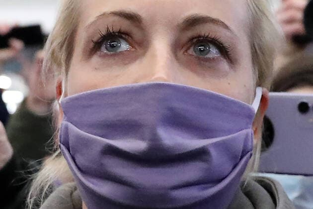 Bilder des Jahres 2021, News 01 Januar News Themen der Woche KW02 News Bilder des Tages MOSCOW REGION, RUSSIA - JANUARY 17, 2021: Opposition activist Alexei Navalny s wife Yulia is seen at the Sheremetyevo International Airport after arriving with her husband from Berlin. Navalny announced his return to Russia after undergoing treatment in Germany. He planned to fly on a Pobeda Airlines flight from Berlinâ€™s Brandenburg Airport to Moscowâ€™s Vnukovo Airport. The plane carrying Navalny and his wife landed at the Sheremetyevo Airport. In August 2020, Navalny was hospitalised in Omsk, Russia after falling ill on a flight from Tomsk to Moscow and was then taken to Germany for treatment. The German government has confirmed that he was poisoned with a Novichok-type nerve agent. Sergei Savostyanov TASS  TS0F475F