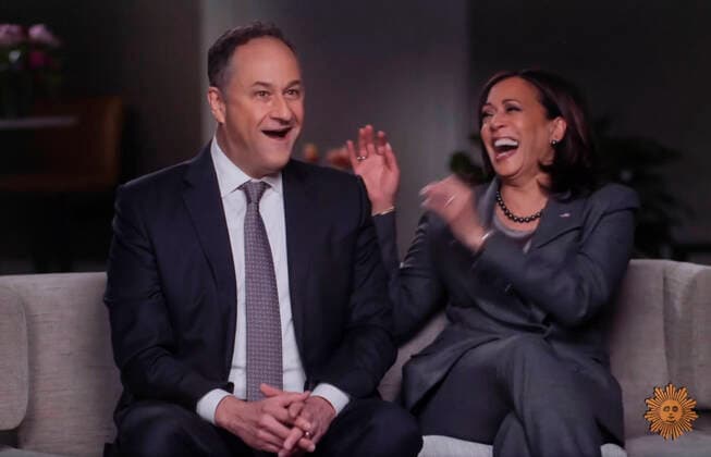 Bilder des Jahres 2021, News 01 Januar News Themen der Woche KW02 News Bilder des Tages January 17, 2021, Washington, District of Columbia, USA - Vice President-elect KAMALA HARRIS and her husband, DOUG EMHOFF, are interviewed on CBS Sunday Morning three days ahead of her swearing-in. They spoke about their extended, blended family and Doug s role as the first-ever second gentleman. Washington USA - ZUMAce6_ 20210117_zaf_ce6_008 Copyright: xCbsx