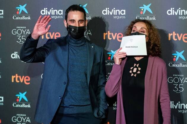 Bilder des Jahres 2021, Entertainment 01 Januar Entertainment Themen der Woche KW03 Entertainment Bilder des Tages Spanish actress and singer Ana Belen (R) and actor Dani Rovira announce the nominees for 35th Goya Film Awards at Spanish Academy of Motion Picture Arts and Sciences in Madrid, Spain, 18 January 2021. The 35th Goya Awarding Ceremony will be held next 06 March in Malaga, southern Spain. 35th Goya awards nominees are announced !ACHTUNG: NUR REDAKTIONELLE NUTZUNG!  Copyright: xEmilioxNaranjox GRAF2865 20210118-637465694392091535