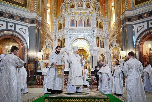 Bilder des Jahres 2021, News 01 Januar News Themen der Woche KW03 News Bilder des Tages MOSCOW, RUSSIA - JANUARY 18, 2021: Patriarch Kirill (C) of Moscow and All Russia conducts a service at the Cathedral of Christ the Saviour on the eve of Epiphany. The Russian Orthodox Church celebrates the holiday according to the Julian calendar. Oleg Varov Press Office of the Patriarch of Moscow and All Russia TASS  TS0F4864