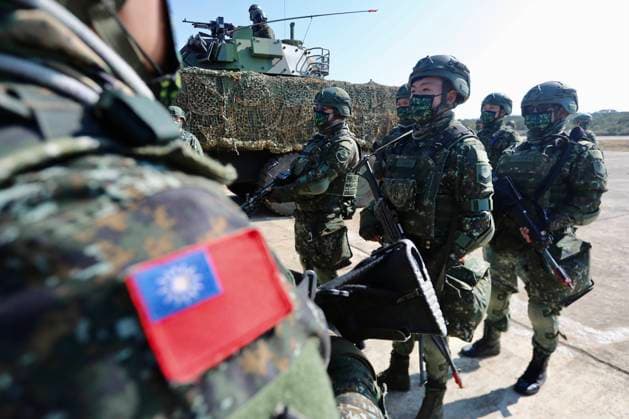 January 19, 2021, Hsinchu, Hsinchu, Taiwan: Numbers of army soldiers stand guard during the National Army Lunar New YearÃ¢â‚¬â ¢s Military Drill for Preparedness Enhancement 2021 in Taiwan. The Drill deploys armoured vehicles, tanks and military equipments including CM34, CM11, CM22, M1045, and drones for monitoring and reclaiming a building seized by terrorists under simulation as a gesture to improve national security level. Hsinchu Taiwan - ZUMAs313 20210119_zip_s313_005 Copyright: xDanielxCengxShou-Yix