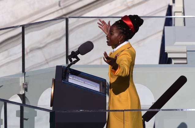 IMAGO ICONS: Amanda Gorman January 20, 2021, Washington, DC, USA: Inaugural poet Amanda Gorman delivers a poem at the ceremony for President Joe Biden and Vice President Kamala Harris at the U.S. Capitol in Washington DC on January 20, 2021. Washington USA - ZUMAg208 20210120_zap_g208_079 Copyright: xCarolxGuzyx