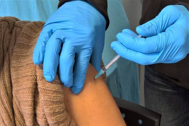 Corona vaccination At least 248 vaccine projects have been started against Covid 19 since January 2020 The World Health Organization (WHO) currently counts 237 Vaccines from BioNTech Pfizer, Fosun Pharma, Moderna, NIAID are currently known through reports in the media Only two Corona vaccines