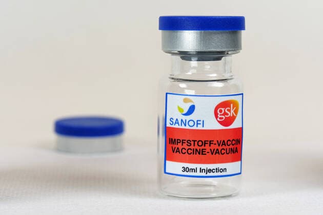 Symbolic image Coronaserum serum vial Corona vaccine