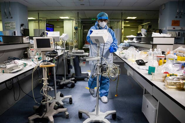 January 23, 2021, Porto, Portugal: A health worker wearing a protective suit seen organising the operation center at the University Hospital of Sao Joao do Porto..The University Hospital of Sao Joao do Porto, a central hospital in the northern region, receives patients with Covid-19. Portugal currently has 609,136 confirmed cases, 441,556 recoveries and 9,920 death, making it the worst country in the world with the most new cases per million inhabitants. Porto Portugal - ZUMAs197 20210123_zaa_s197_230 Copyright: xRitaxFranÃAx