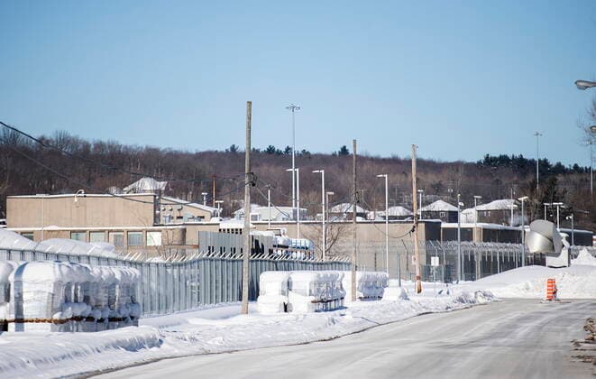 Kanada, Coronavirus-Ausbruch in Gefängnis Saint Jerome, Quebec January 24, 2021, Saint-Jerome, PQ, Canada: Saint-Jerome prison is shown in Saint-Jerome, Que., north of Montreal, Sunday, January 24, 2021, as the COVID-19 pandemic continues in Canada and around the world. An outbreak of COVID-19 has been reported at the prison. Saint-Jerome Canada - ZUMAc35_ 20210124_zaf_c35_001 Copyright: xGrahamxHughesx