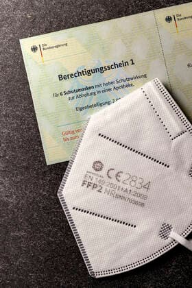 Bundesdruckerei has sent out forgery-proof authorization vouchers for FFP2 masks to German health insurance companies Once insured persons have received these vouchers, they can use them to obtain FFP2 masks or other equivalent masks from pharmacies Topic image, symbol image Foto:xC.xHardtx xFuturexImage