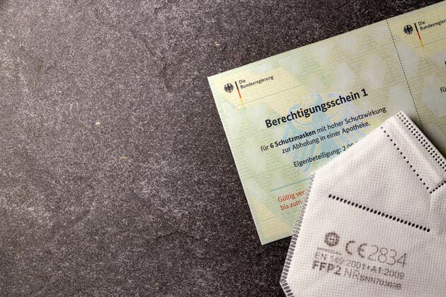 Bundesdruckerei has sent out forgery-proof authorization vouchers for FFP2 masks to German health insurance companies Once insured persons have received these vouchers, they can use them to obtain FFP2 masks or other equivalent masks from pharmacies Topic image, symbol image Foto:xC.xHardtx xFuturexImage