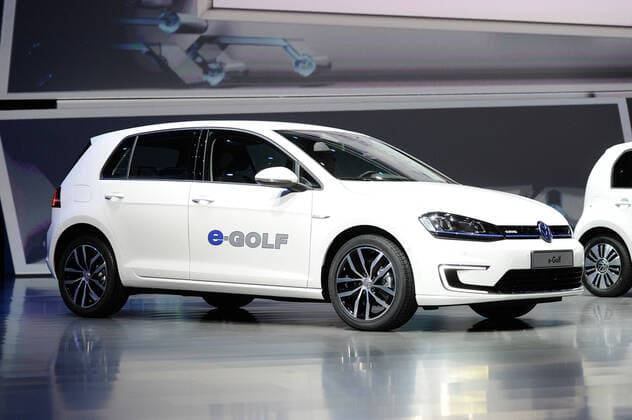 IAA 2013, Volkswagen-Konzernabend in der Jahrunderthalle. 09.09.2013 Frankfurt x1x IAA 2013, Volkswagen-Konzernabend in der Jahrunderthalle. e-Golf Elektroauto. Frankfurt Frankfurt Hessen Germany *** IAA 2013, Volkswagen Group Evening in the Jahrunderthalle 09 09 2013 Frankfurt x1x IAA 2013, Volkswagen Group Evening in the Jahrunderthalle e Golf electric car Frankfurt Frankfurt Hessen Germany