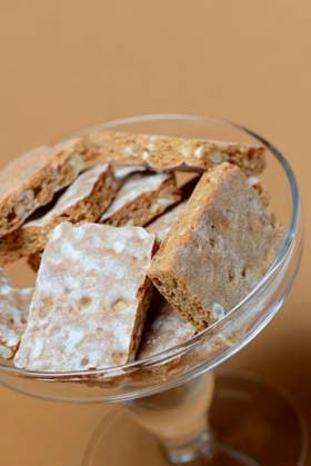  Basler Leckerli, Gebäck, Läckerli, Pfefferkuchen *** Basler Leckerli, biscuits, Läckerli, gingerbread Copyright: imageBROKER/J.xPfeiffer iblpjr05184963.jpg