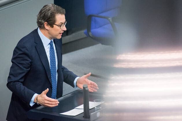 Berlin, Plenarsitzung im Bundestag Andreas Scheuer (Bundesminister für Verkehr und digitale Infrastruktur, CSU) während der Sitzung des deutschen Bundestags am 29.01.2021. Berlin Bundestag Berlin Deutschland *** Berlin, plenary session in the German Bundestag Andreas Scheuer Federal Minister of Transport and Digital Infrastructure, CSU during the session of the German Bundestag on 29 01 2021 Berlin Bundestag Berlin Germany