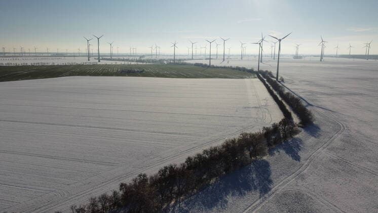 31 01 2021, Brandenburg, Nauen aerial view, fresh snow in Havelland snowy landscape between Lietzow and Berge