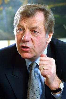 Foto: Henry H. Herrmann Thema: Eberhard Diepgen-Regierender Bürgermeister von Berlin im Interview Portrait *** Photo Henry H Herrmann Subject Eberhard Diepgen Governing Mayor of Berlin in interview Portrait Copyright: xEventpressxHerrmannx