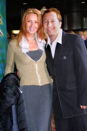 Echo 2002 Copyright IMAGO Herrmann Theme Award ceremony of the German Record Prize Echo 2002 in the ICC Berlin Arrival of the stars on the red carpet with DJ Bobo with wife Nancy Copyright: xEventpressxHerrmannx