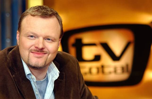 Goldene Schallplatte für Max Stefan Raab Fototermin TV Total Studio Koeln Muehlheim 27.04.04 Photo:Christopher Adolph *** Golden record for Max Stefan Raab Photo session TV Total Studio Koeln Muehlheim 27 04 04 Photo Christopher Adolph Copyright: xEventpressxAdolphx