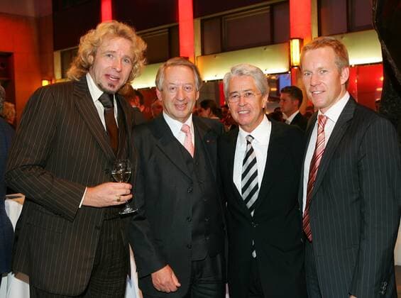 StolteGeburtstag Copyright: IMAGO. Herrmann 20.09.2004 Prof. Dieter Stolte feiert im ZDF Zollernhof in Berlin seinen 70.Geburtstag Als Gratulanten waren dabei :; Thomas Gottschalk mit Paul Spiegel , Frank Elstner und Johannes B. Kerner *** StolteBirthday Copyright IMAGO Herrmann 20 09 2004 Prof Dieter Stolte celebrates his 70th birthday in the ZDF Zollernhof in Berlin As well-wishers were Thomas Gottschalk with Paul Spiegel, Frank Elstner and Johannes B Kerner. Copyright: xEventpressxHerrmannx