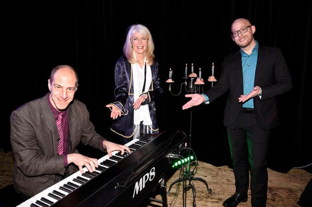 Steffen Zander, Linda Jo Rizzo and Christian Deussen live at the Back on Stage release concert via livestream at Kulturbühne Hinterhalt Geretsried, 05 02 2021 Foto:xS.xAdamx xFuturexImage