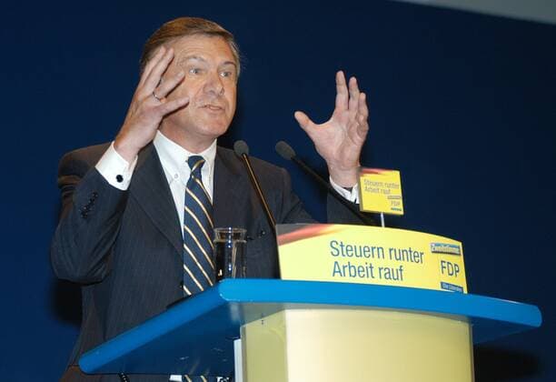 Eventpress POLITIK&PARTYS Copyright:IMAGO. POLITIK&PARTYS Datum:11.09.2005 Thema : Außerordentlicher Parteitag der FDP im ICC in Berlin. Mit : Wolfgang Gerhardt *** Eventpress POLITIK PARTYS Copyright IMAGO POLITIK PARTYS Date 11 09 2005 Topic Extraordinary party conference of the FDP in the ICC in Berlin With Wolfgang Gerhardt Copyright: xEventpress POLITIK&PARTYSx