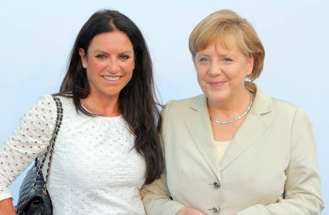 Produzentenfest 13.06.2013 Schauspielerin Christine Neubauer + Dr. Angela Merkel, Politikerin (Bundeskanzlerin, CDU), im Haus der Kulturen der Welt, John-Foster-Dulles-Allee 10, Berlin, beim Produzentenfest, einer Veranstaltung der Allianz Deutscher Produzenten - 13.06.2013 - *** Produzentenfest 13 06 2013 Actress Christine Neubauer Dr Angela Merkel, politician Federal Chancellor, CDU , at the House of World Cultures, John Foster Dulles Allee 10, Berlin, at the Produzentenfest, an event of the Alliance of German Producers 13 06 2013
