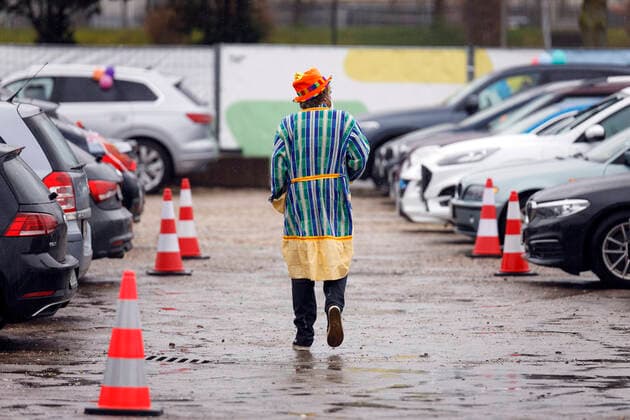 Impression at the car concert carnival session 1 of Bonnlive at the Südstadion Due to the ongoing corona crisis, carnival events are largely cancelled this year, the Cologne Rose Monday procession will only take place virtually, concerts are subject to strict restrictions Cologne, 06 02 2021 Foto:xC.xHardtx xFuturexImage