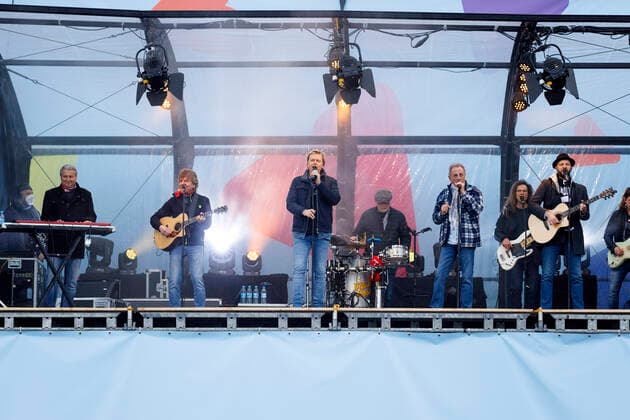Bläck Fööss at car concert Carneval session 1 of Bonnlive at the Südstadion Due to the ongoing corona crisis, carnival events are largely cancelled this year, the Cologne Shrove Monday procession will only take place virtually, concerts are subject to strict restrictions Cologne, 06 02 2021 Foto:xC.xHardtx xFuturexImage