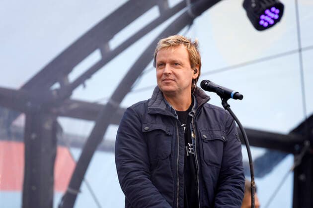 Mirko Bäumer of the Bläck Fööss at the car concert Carneval session 1 of Bonnlive at the Südstadion Due to the ongoing corona crisis, carnival events are largely cancelled this year, the Cologne Shrove Monday procession will only take place virtually, concerts are subject to strict restrictions Cologne, 06 02 2021 Foto:xC.xHardtx xFuturexImage