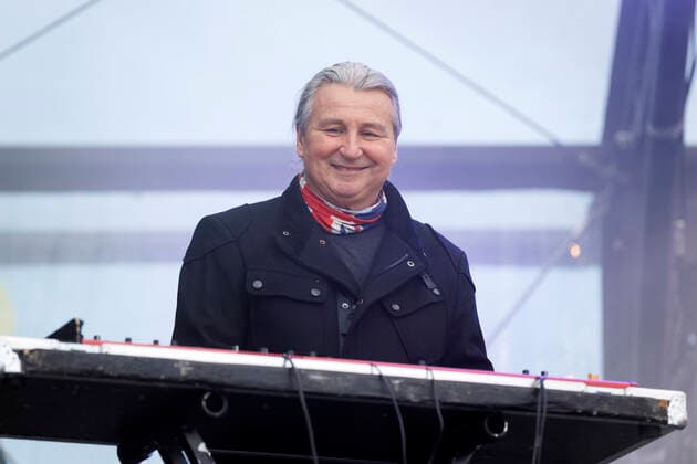 Andreas Wegener of the Bläck Fööss at the car concert Carneval session 1 of Bonnlive at the Südstadion Due to the ongoing corona crisis, carnival events are largely cancelled this year, the Cologne Shrove Monday procession will only take place virtually, concerts are subject to strict restrictions Cologne, 06 02 2021 Foto:xC.xHardtx xFuturexImage