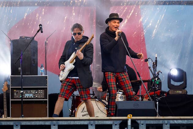 Harry Alfter and Peter Brings of Brings at the car concert Carneval session 1 of Bonnlive at the Südstadion Due to the ongoing corona crisis, carnival events are largely cancelled this year, the Cologne Shrove Monday procession will only take place virtually, concerts are subject to strict restrictions Cologne, 06 02 2021 Foto:xC.xHardtx xFuturexImage