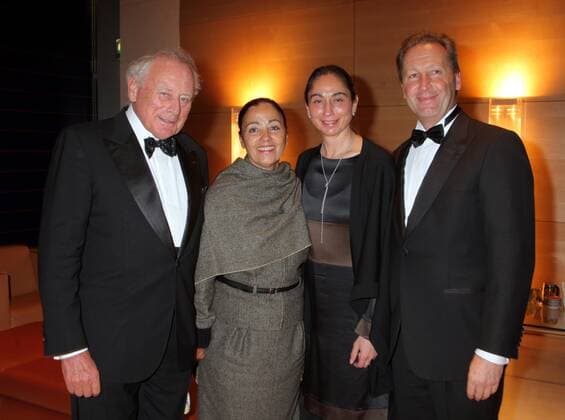 Elite Mittelstand Award 2007 Family photo Reinhold Wuerth with wife Carmen, daughter and successor Bettina and her husband Markus Würth r awarding of the European Elite Mittelstand Award 2007 to former German Chancellor Dr Gerhard Schröder at Bertelsmann Bertelsmann House in Berlin Copyright IMAGO Herrmann Date 05 11 2007 Copyright: xEventpressxHerrmannx