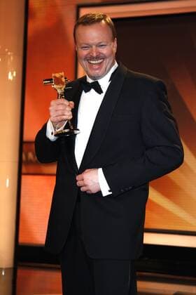 Golden Camera 2008 Award Winner Stefan Raab Awarding of the 43 Golden Camera 2008 of HOERZU in the Ullsteinhalle of the Springerhaus Berlin Copyright IMAGO TS Date 06 02 2008 IMAGO Foto und News Agentur Berlin Henry H Herrmann Copyright: xEventpressxTSx