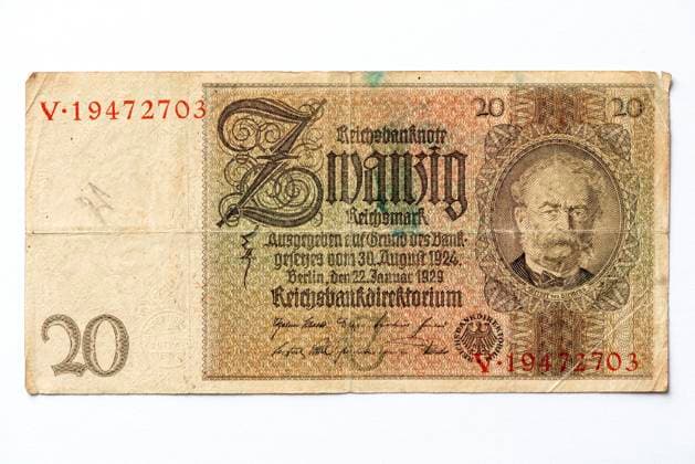 Geldschein über Zwanzig Mark, Reichsmark, 20 RM, Vorderseite mit Abbild des Werner von Siemens, Reichsbanknote aus dem Jahre 1929, Weimarer Republik, Deutschland, Europa *** Banknote over twenty Marks, Reichsmark, 20 RM, front side with image of Werner von Siemens, Reichsbanknote from 1929, Weimar Republic, Germany, Europe Copyright: imageBROKER RaimundxKutter ibxrai06687080.jpg