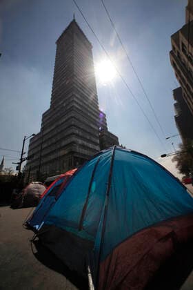 Strike to Protest Against Gender Violence In Mexico MEXICO CITY, MEXICO - FEBRUARY 9: Demonstrators set up tents in front of the Palacio de Bellas Artes to protest against the gender violence in Mexico on February 9, 2021 in Mexico City, Mexico Copyright: xAngelxMoralesxRizox EYEPIXGROUP_AM_09022021_3719