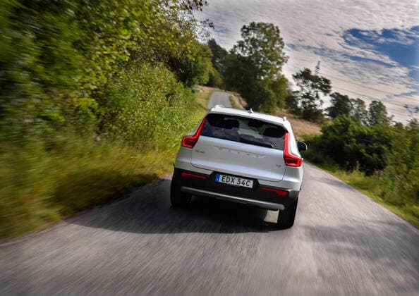 Volvo XC40 T2. A car driving on the road. STOCKHOLM SWEDEN x10040x *** Volvo XC40 T2 A car driving on the road STOCKHOLM SWEDEN x10040x,  Copyright: xAndersxWiklund TTx VOLVO XC40 T2