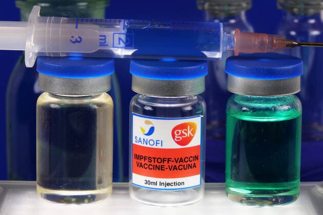 Symbol image Coronaserum vaccine can with syringe Corona vaccine