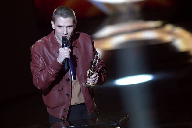 36e edition des VICTOIRES DE LA MUSIQUE. Pour sa 36eme edition, la ceremonie des Victoires de la musique se tiendra a la Seine Musicale de Boulogne Billancourt, sans public. BOULOGNE BILLANCOURT, FRANCE FEBRUARY 12 fevrier 2021. Herve at 36th Victoires de la Musique held at La Seine Musicale in Bolougne Billancourt on February 12, 2021 france 264959 2021-02-13 France  Copyright: xFranckxCastel MPPx STAR_264959_283