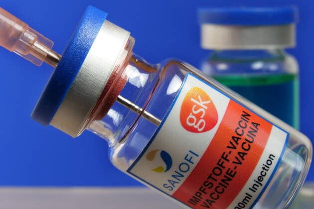 Symbol image syringe with vaccine against Covid 19 Corona vaccination