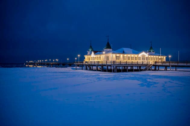 Bilder des Jahres 2021, News 02 Februar News Themen der Woche KW07 News Bilder des Tages Deutschland, Mecklenburg-Vorpommern, Seebad Ahlbeck (Heringsdorf), Seebrücke, 15.02.2021 *** Germany, Mecklenburg-Western Pomerania, Seebad Ahlbeck Heringsdorf , pier, 15 02 2021