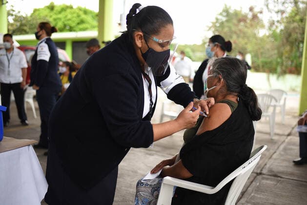 February 15, 2021: Adults over 60 years of age receive the first dose of the COVID-19 vaccine in the population of Puente Nacional , one of the most vulnerable in the state - ZUMAqp1_ 20210215_zip_qp1_021 Copyright: xHectorxAdolfoxQuintanarxPerezx
